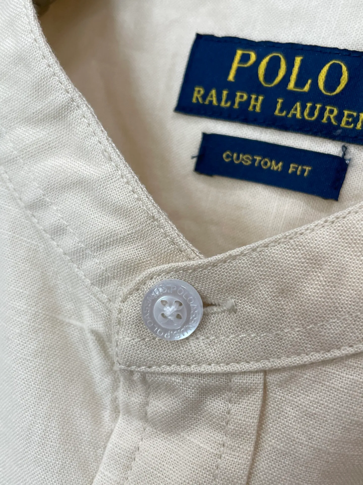 P220 🌸🌸🌸 POLO Ralph Lauren [High Quality] Classic shirt! The classic casual shirt made of pure cotton and linen has a unique design. It has a simple, clean and classic silhouette. It is a versatile style that can be switched at will. The fabric feels soft and delicate, highly breathable, and is close to the skin and comfortable to wear. It can be worn alone as an inner layer. Its versatile performance is beyond your imagination! The upper body of the ready-to-wear is simple and classic yet elegant! Size:M-XXL